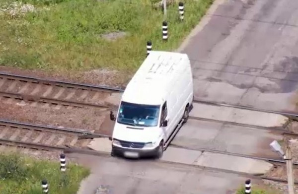 ГАИ проверяет железнодорожные переезды: правила проезда, штрафы