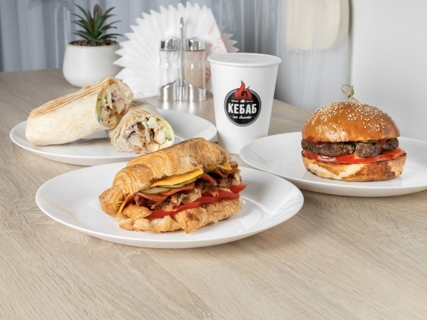 Новинки в меню «Кебаб на болоте» на Киевке: сытные комплексные обеды по доступным ценам и обалденные сезонные напитки Новинки в меню «Кебаб на болоте» на Киевке: сытные комплексные обеды по доступным ценам и обалденные сезонные напитки