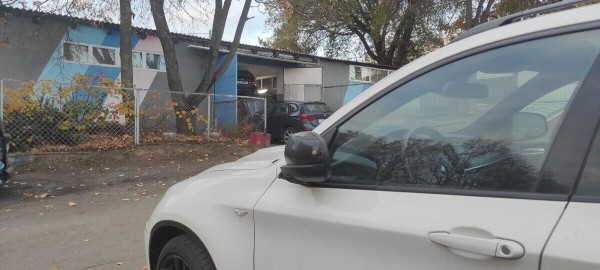 Белорус поставил BMW X6 на комиссию: «Накатали 250 км — и сломали!». Автохаус: «Клиент хочет конфликта»