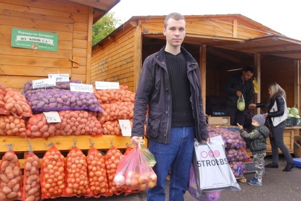 В Бресте прошли сельскохозяйственные ярмарки. Что покупают посетители? В Бресте прошли сельскохозяйственные ярмарки. Что покупают посетители?