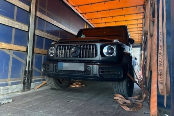 Белорус ввез в Литву два разыскиваемых люксовых авто