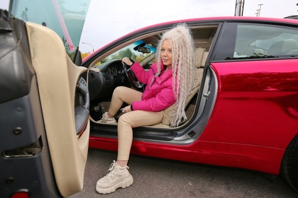 Минская «Барби» на розовом BMW 6-series: «Плёнка обошлась в $1 000, и я ждала её месяц»
