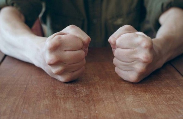 Белорус устал от шума ближайшего кафе и нашел способ отомстить Белорус устал от шума ближайшего кафе и нашел способ отомстить