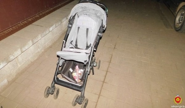 В Беларуси BMW после удара с Nissan вылетел на тротуар и сбил маму с двумя детьми. Приговор В Беларуси BMW после удара с Nissan вылетел на тротуар и сбил маму с двумя детьми. Приговор