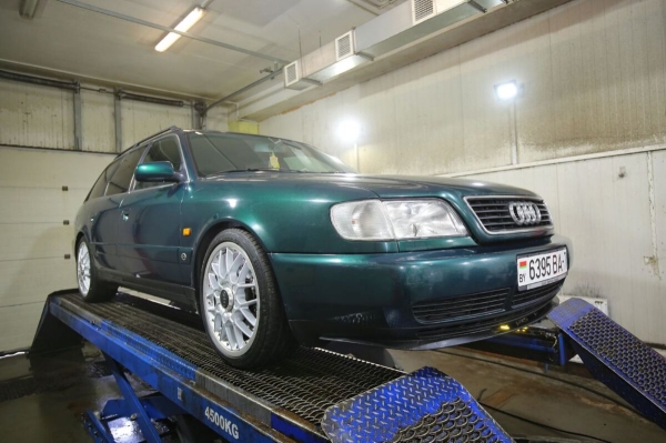 «Дедушка никого к машине не подпускал». История Audi A6 (С4), которая в семье белорусов уже 15 лет