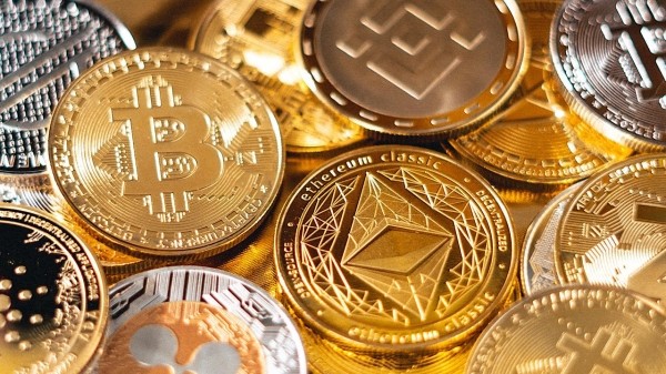 «За перевод в $1000 плачу еще $50 комиссии»: как белорусы пересылают деньги домой из-за границы «За перевод в $1000 плачу еще $50 комиссии»: как белорусы пересылают деньги домой из-за границы