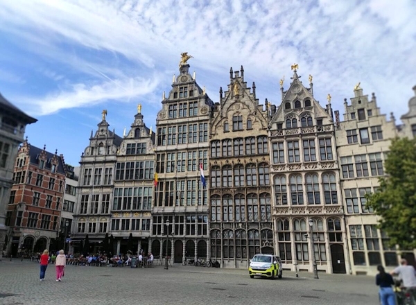 Наташа рулит. Откровения дальнобойщицы из Беларуси о буднях «неженской» профессии