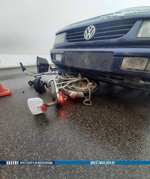 В Ляховичах под колесами автомобиля оказался велосипедист В Ляховичах под колесами автомобиля оказался велосипедист