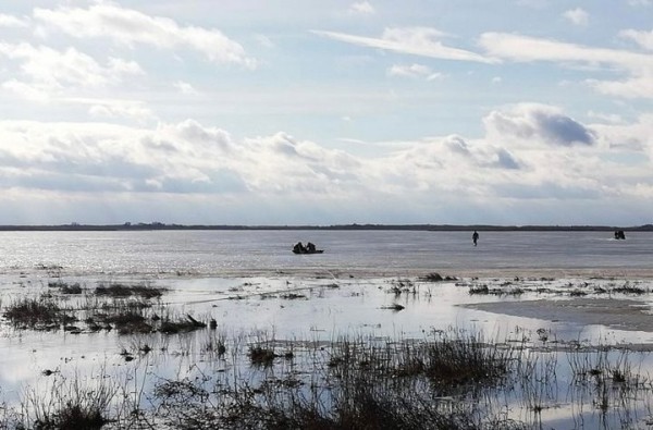В Березовском районе введен запрет выхода на лед