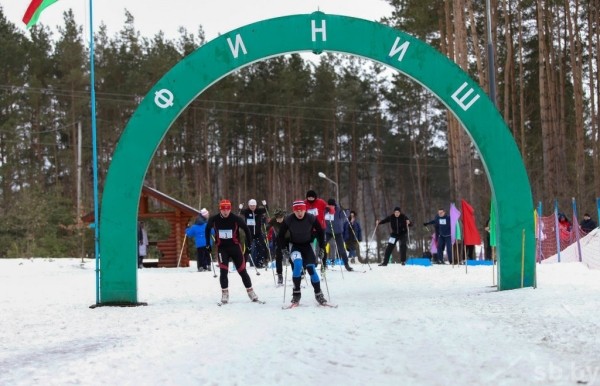 Лыжная трасса заработала в агрогородке Мир (Брестская область) Лыжная трасса заработала в агрогородке Мир (Брестская область)