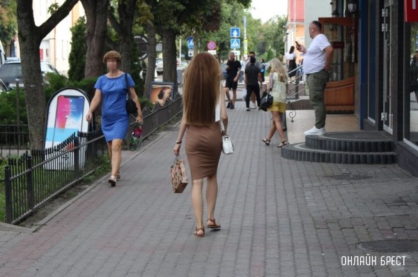 На десять девчонок – даже не девять ребят: Белстат рассказал о количестве мужчин в Беларуси