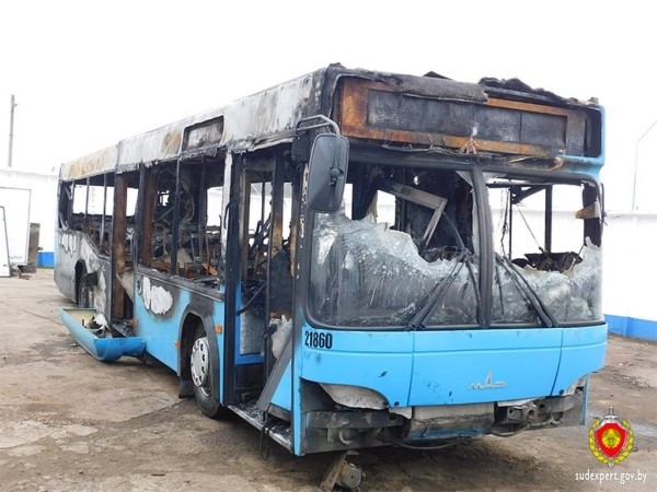 Установлена причина возгорания угнанного автобуса в Барановичах Установлена причина возгорания угнанного автобуса в Барановичах