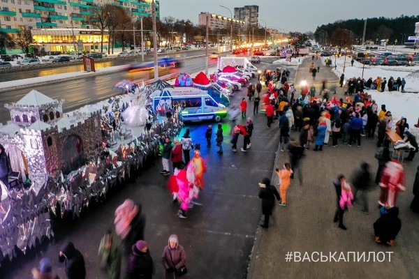 Открытие главной новогодней ёлки Московского района Бреста. Видео и фото