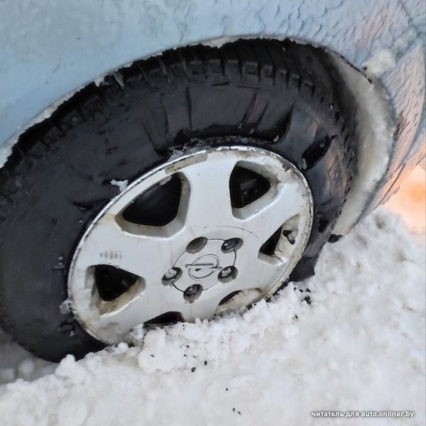 Два сообщения о разорванных колесах на М1. Однозначного мнения о причинах нет Два сообщения о разорванных колесах на М1. Однозначного мнения о причинах нет