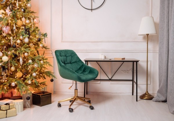 Создавайте новогодний уют со скидками на мебель и декор от AksHome!