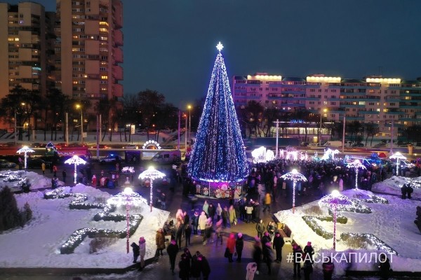 Открытие главной новогодней ёлки Московского района Бреста. Видео и фото