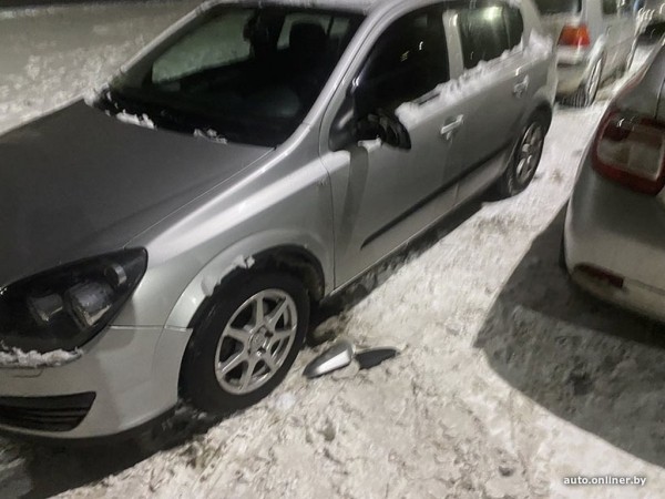 Покраска крыла двери — 50 рублей, новое зеркало — 14. Вы такие цены вообще видели? Cтраховая — да