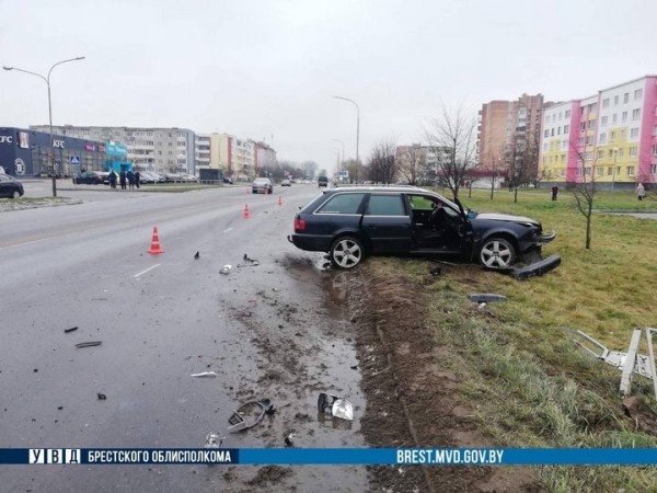 В ГАИ рассказали подробности ДТП в Кобрине В ГАИ рассказали подробности ДТП в Кобрине