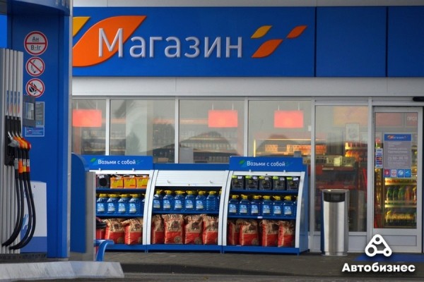 От «проще взять ссобойку» до «заезжаю регулярно». Что водители думают о еде на АЗС?