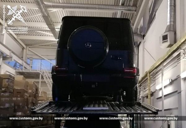 Сколько стоит свежий «Гелик»? Перевозчик указал одну сумму, брестская таможня — в два раза больше Сколько стоит свежий «Гелик»? Перевозчик указал одну сумму, брестская таможня — в два раза больше