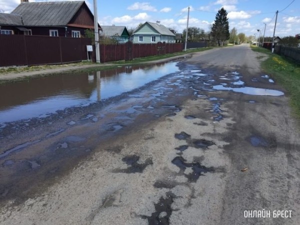 Более 160 млн руб направят на содержание и ремонт дорог в Брестской области Более 160 млн руб направят на содержание и ремонт дорог в Брестской области