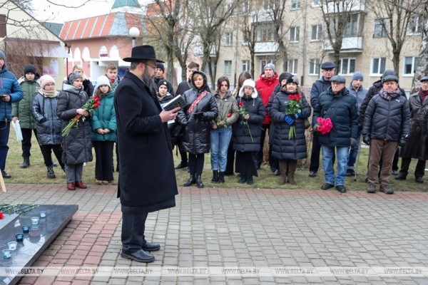 Это не только история евреев. Память жертв холокоста почтили в Бресте