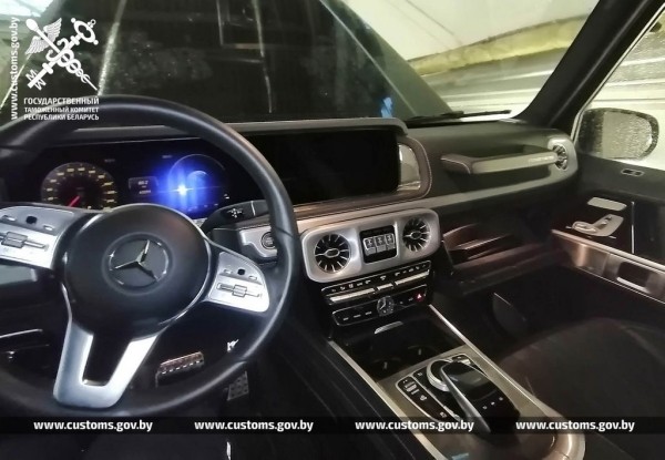 Сколько стоит свежий «Гелик»? Перевозчик указал одну сумму, брестская таможня — в два раза больше Сколько стоит свежий «Гелик»? Перевозчик указал одну сумму, брестская таможня — в два раза больше