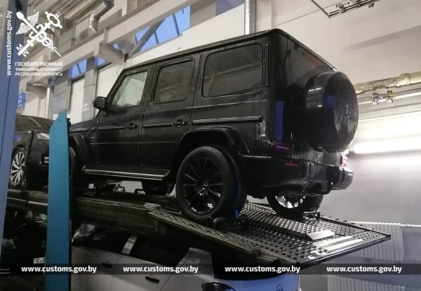 Сколько стоит свежий «Гелик»? Перевозчик указал одну сумму, брестская таможня — в два раза больше Сколько стоит свежий «Гелик»? Перевозчик указал одну сумму, брестская таможня — в два раза больше