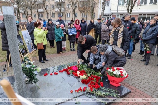 Это не только история евреев. Память жертв холокоста почтили в Бресте