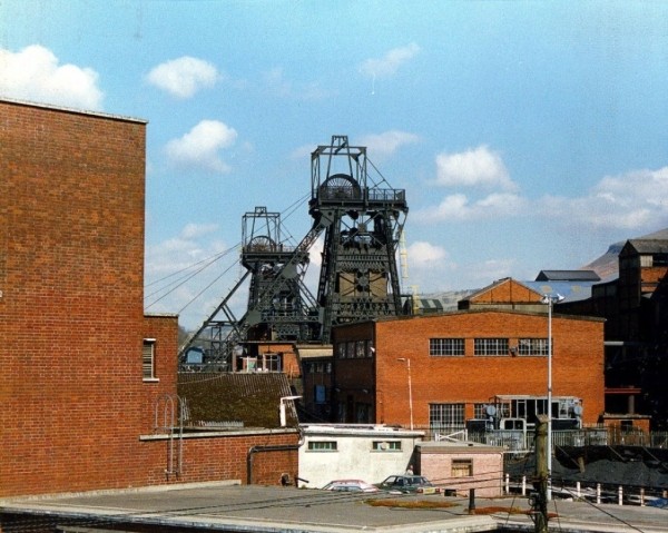 Эта трагедия унесла жизни 116 школьников. Никто так и не был наказан Эта трагедия унесла жизни 116 школьников. Никто так и не был наказан