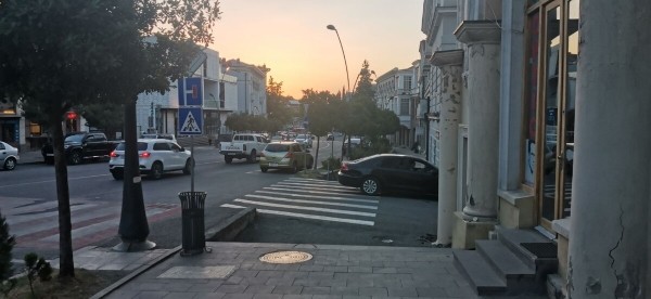 «Вдоль дороги — венки и памятники». Белорус в одиночку отправился в горы Грузии, где даже страховка не действует