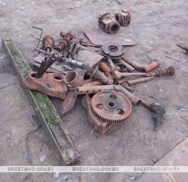 В Пинском районе похитили металлолом