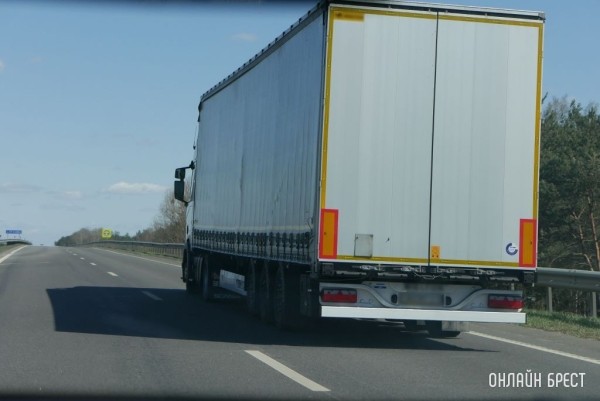 В ЕС хотят разрешить дальнобойщикам водить фуры с 18 лет В ЕС хотят разрешить дальнобойщикам водить фуры с 18 лет