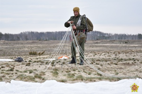 Над Брестом сегодня гудел самолет - смотрите, что было