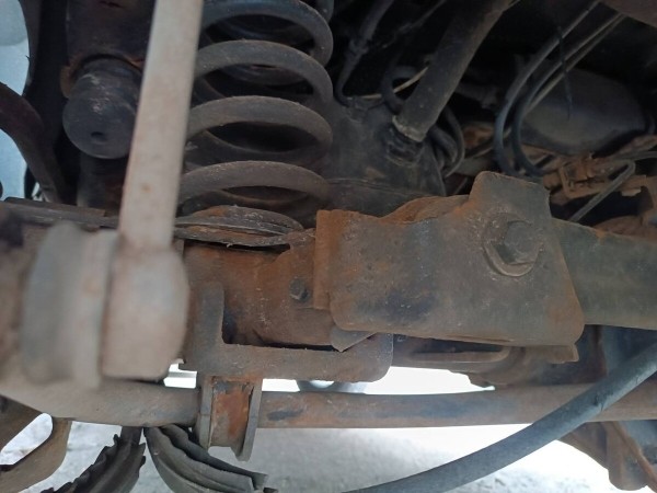 «Все гофры с проводкой посечены песком!». Белорусу так отпескоструили Cadillac, что у машины отказала электроника и кузов начал ржаветь