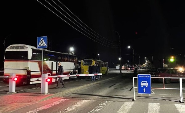 На автобусе в Польшу. Сколько придется простоять в очереди на белорусской границе?