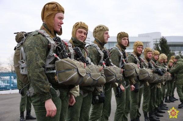 Над Брестом сегодня гудел самолет - смотрите, что было