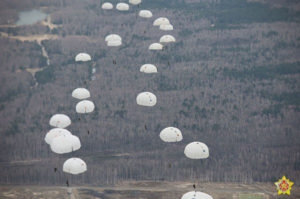Над Брестом сегодня гудел самолет - смотрите, что было