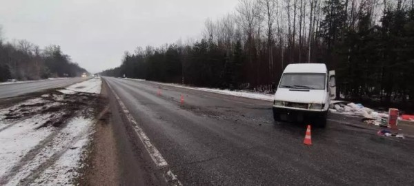 Микроавтобус опрокинулся на трассе М1 — 7 пострадавших Микроавтобус опрокинулся на трассе М1 — 7 пострадавших