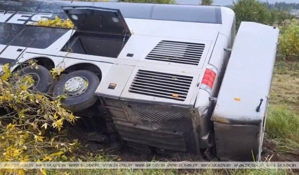 СК: автобус Варшава — Минск попал в аварию из-за утомленности водителя. Его будут судить