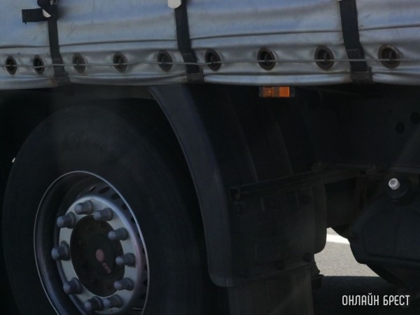 В Германии опрокинулcя грузовик с двумя белорусами. Ущерб от ДТП составил 30 000 евро В Германии опрокинулcя грузовик с двумя белорусами. Ущерб от ДТП составил 30 000 евро