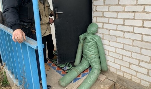 Труп 5 дней лежал во дворе. Следователи раскрыли обстоятельства жестокого убийства мужчины