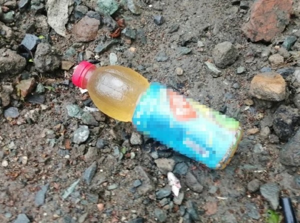 В Беларуси мужчина выбросил в окно бутылку с мочой и попал в женщину-дворника В Беларуси мужчина выбросил в окно бутылку с мочой и попал в женщину-дворника