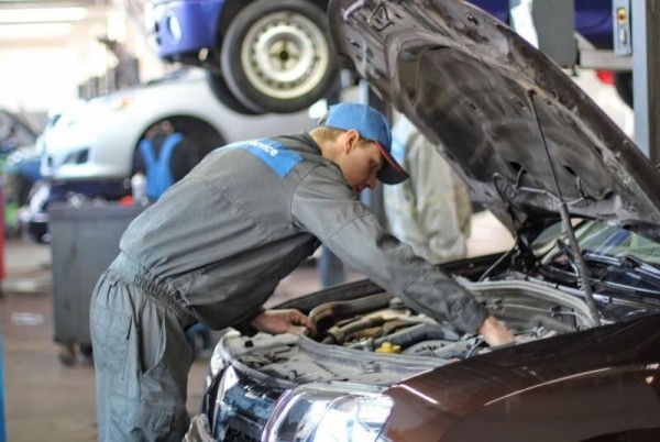 «Отдал полпенсии за первое ТО!». Пенсионер возмущен стоимостью обслуживания у дилера Renault