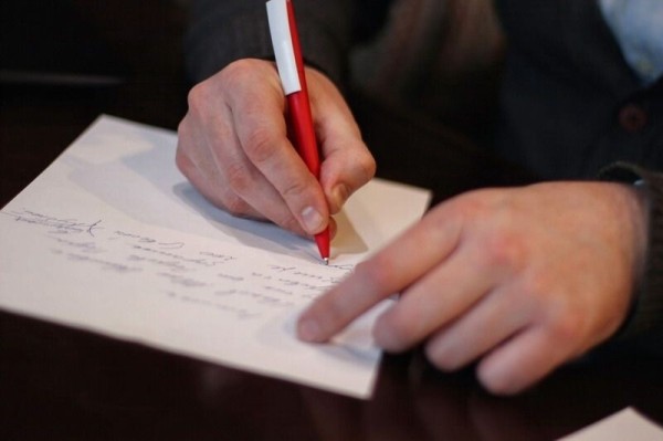 Размер зарплаты — имеет значение? Сколько нужно зарабатывать, чтобы растаможить по льготе Tesla за 50 тысяч евро