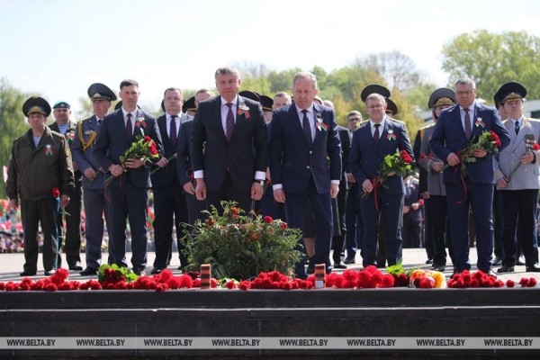 Более 50 тыс. человек стали участниками торжеств 9 Мая в Брестской крепости Более 50 тыс. человек стали участниками торжеств 9 Мая в Брестской крепости