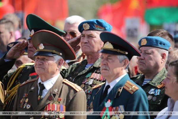 Более 50 тыс. человек стали участниками торжеств 9 Мая в Брестской крепости Более 50 тыс. человек стали участниками торжеств 9 Мая в Брестской крепости