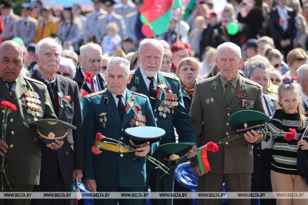 Более 50 тыс. человек стали участниками торжеств 9 Мая в Брестской крепости Более 50 тыс. человек стали участниками торжеств 9 Мая в Брестской крепости