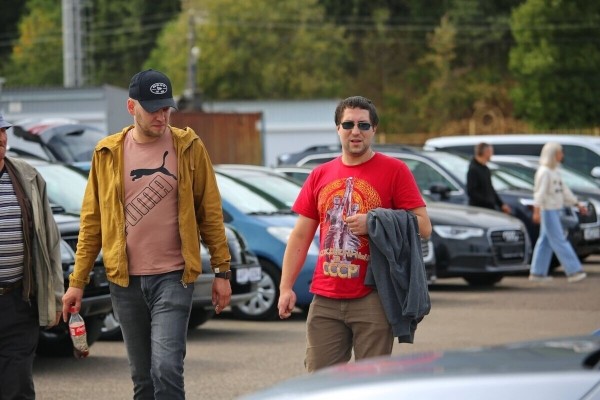 Размер зарплаты — имеет значение? Сколько нужно зарабатывать, чтобы растаможить по льготе Tesla за 50 тысяч евро