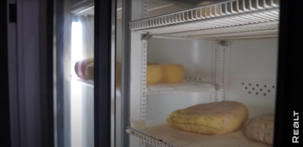 «Приехал отдохнуть — и остался жить». Молодой белорус поселился в деревне, завел хозяйство и делает сыр «Приехал отдохнуть — и остался жить». Молодой белорус поселился в деревне, завел хозяйство и делает сыр